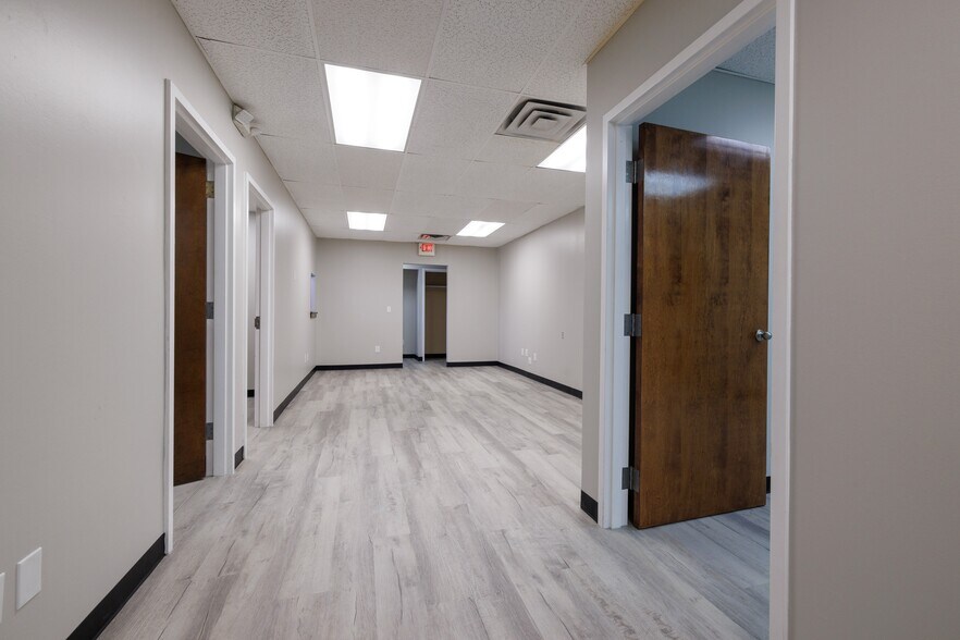 More Photos Of 29601-29607 Hall St, Solon Warehouse For Lease
