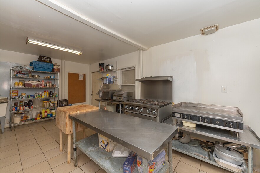 More Photos Of 117 N Lake Ave, Albany Storefront Retail Residential For Sale