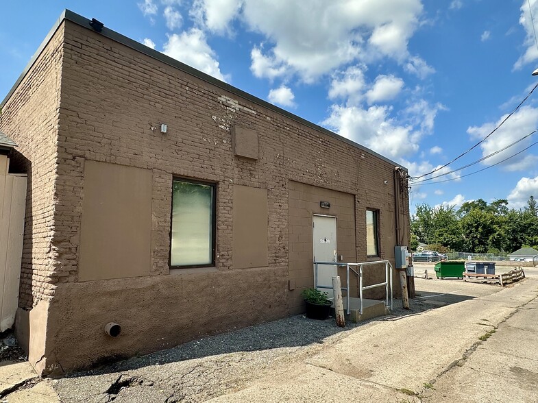 More Photos Of 3650 N Fremont Ave, Minneapolis Office For Sale