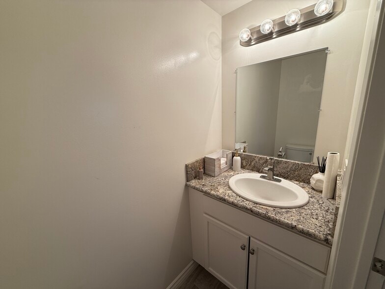 More Photos Of 207 W Alameda Ave, Burbank Office For Sale