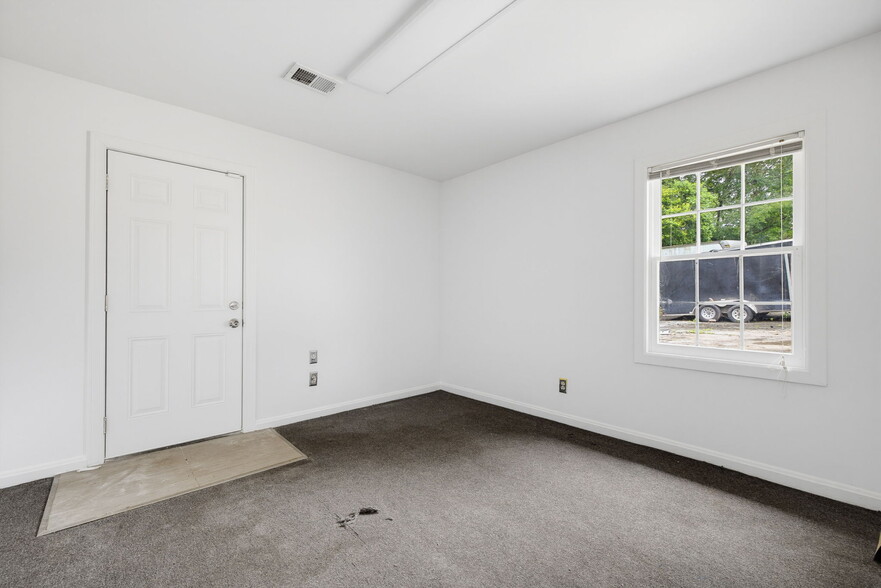 More Photos Of 2291 South Cobb Dr, Smyrna Office For Sale