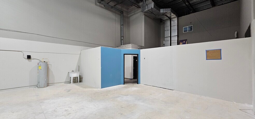 More Photos Of 10501 S Orange Ave, Orlando Light Manufacturing For Sale