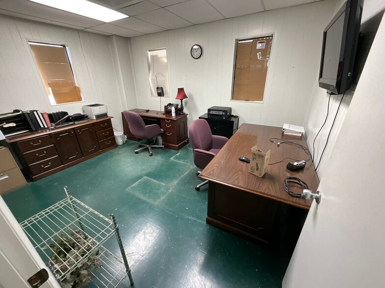 More Photos Of 251 Kelley Dr, Dothan Warehouse For Sale