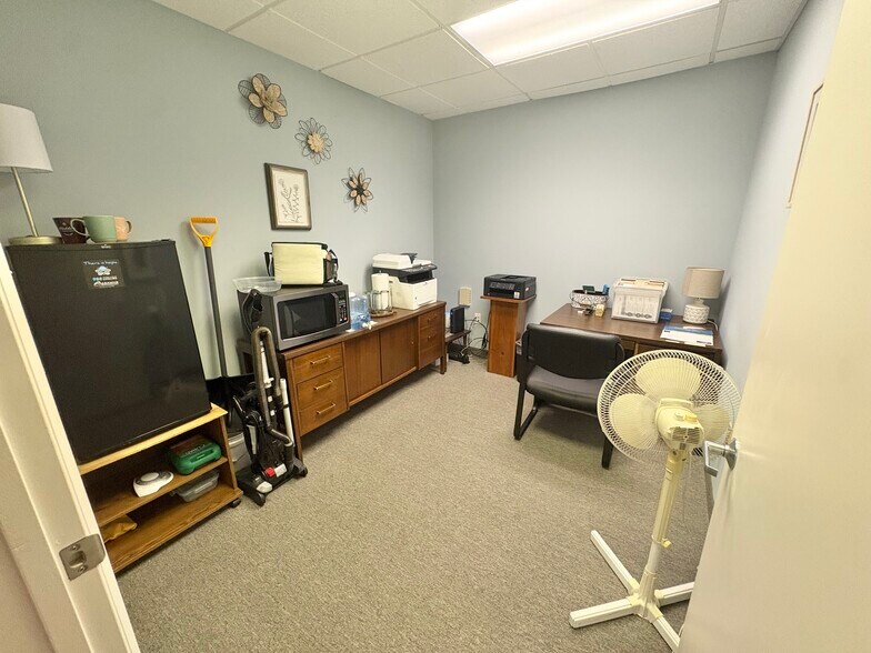 More Photos Of 4367 Rocky River Dr, Cleveland Medical For Sale
