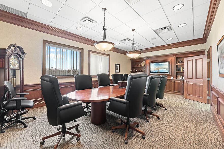 More Photos Of 6555 Dean Memorial Pky, Hudson Medical For Sale