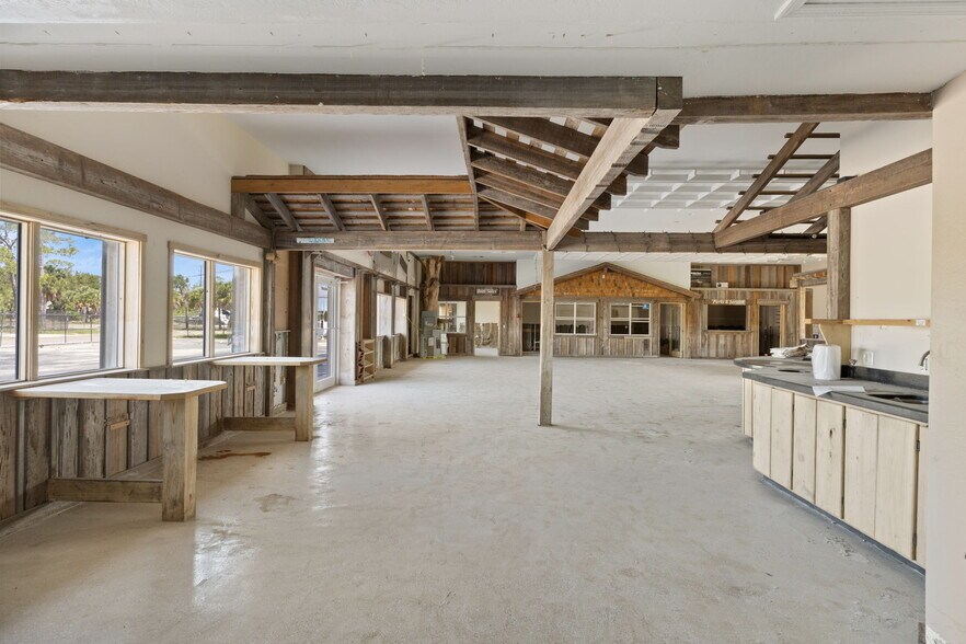 More Photos Of 5000 Calienta St, Hernando Beach Marina For Sale