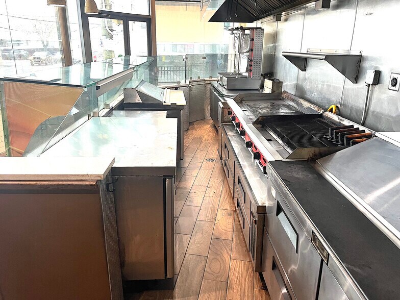 More Photos Of 2-16 N Central Ave, Hartsdale Storefront For Lease