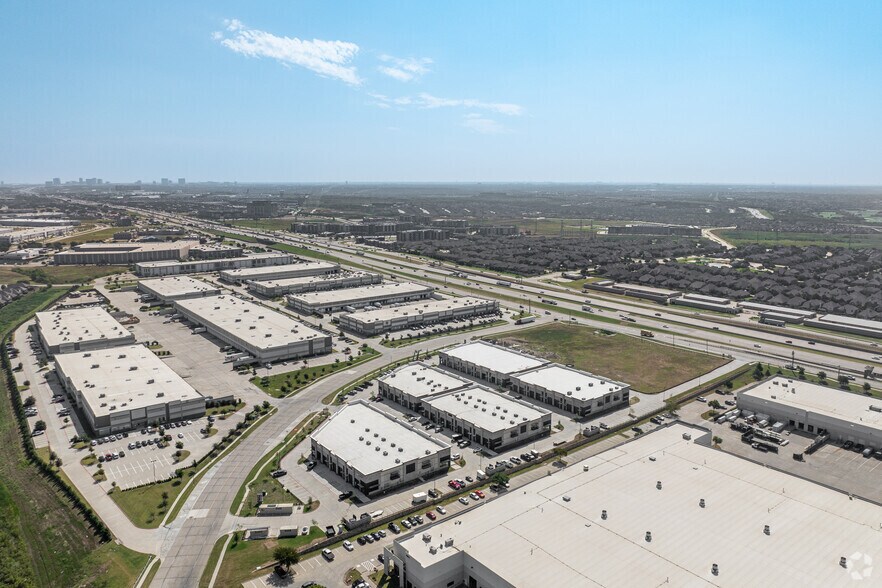 More Photos Of 2601 TX-121, Lewisville Showroom For Sale