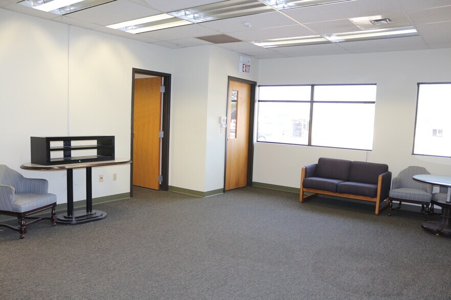 More Photos Of 801 S Durkin Dr, Springfield Office For Sale