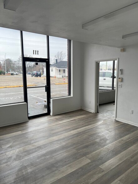 More Photos Of 376 N Witchduck Rd, Virginia Beach Light Manufacturing For Lease