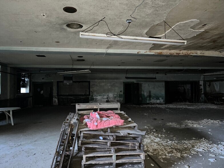 More Photos Of 307 E Airy St, Norristown Warehouse For Sale