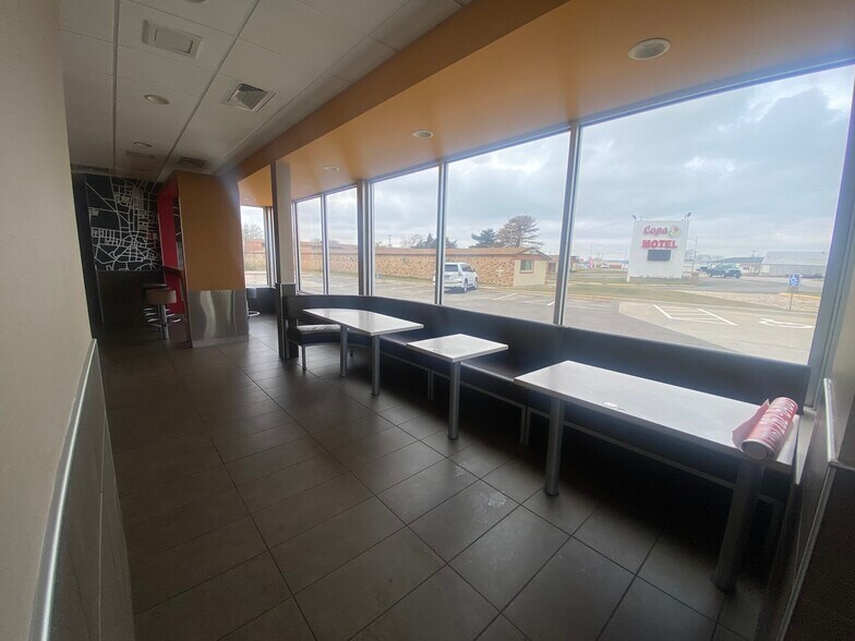 More Photos Of 1123 E US Highway 54, Kingman Fast Food For Lease