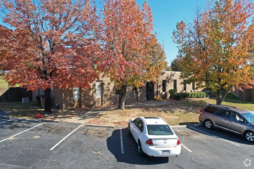 More Photos Of 326 Edwardia Dr, Greensboro Unknown For Lease