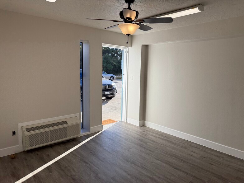 More Photos Of 2650 Old Louetta Loop, Spring Warehouse For Lease