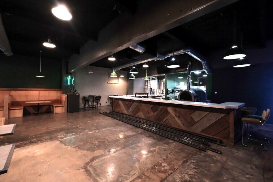 More Photos Of 220 2nd Ave SW, Albany Restaurant For Sale