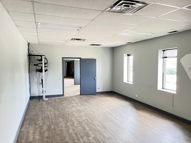 More Photos Of 270 E 167th St, Harvey Warehouse For Lease