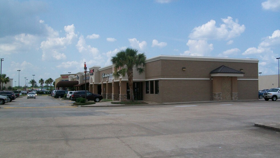 More Photos Of 4410-4438 Dowlen Rd, Beaumont Unknown For Lease