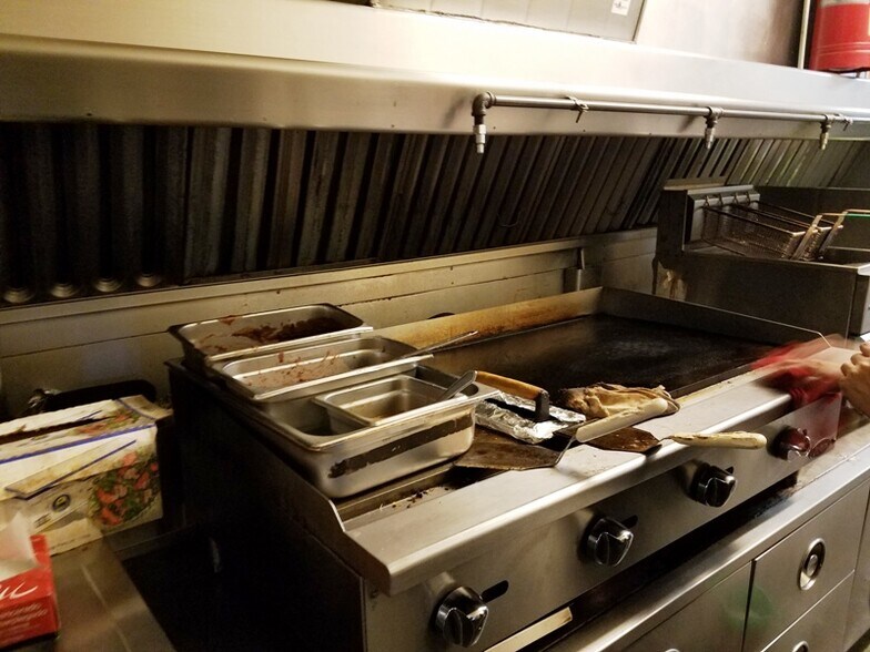 More Photos Of 14511 Victory Blvd, Van Nuys Restaurant For Lease