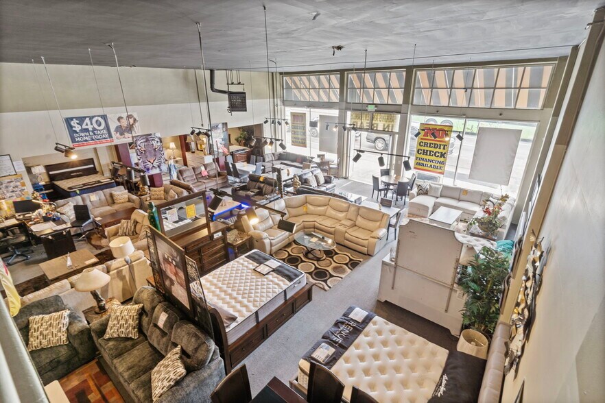 More Photos Of 305 Airport Blvd, South San Francisco Storefront For Sale