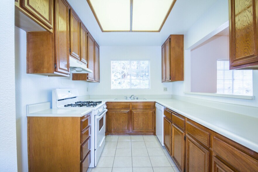 More Photos Of 404 Lincoln Ave, Glendale Apartments For Sale