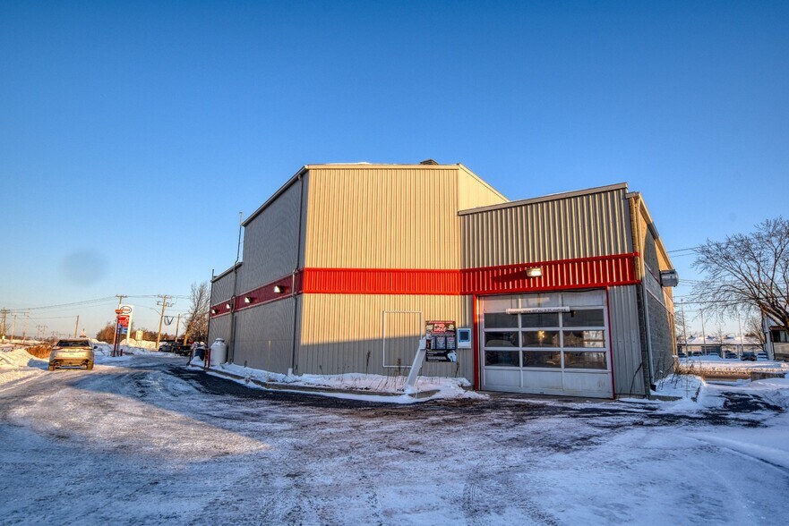 More Photos Of 519 Rue Saint-Jacques, Napierville Utility Substation For Sale