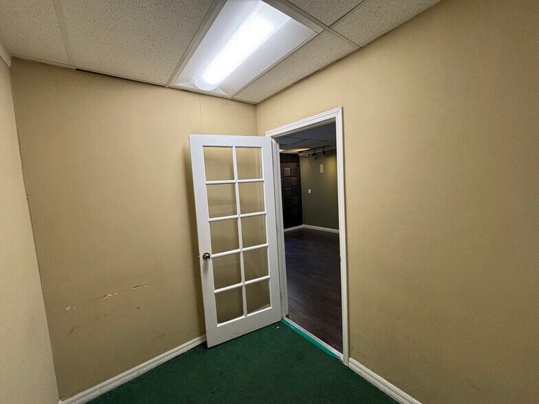 More Photos Of 5020 Wilshire Blvd, Los Angeles Unknown For Lease