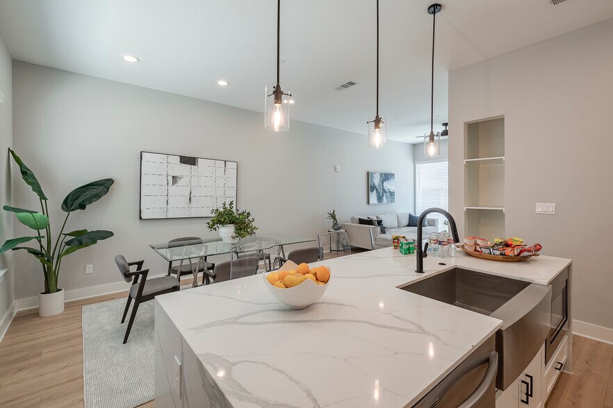 More Photos Of 1423 N Carroll Ave, Dallas Apartments For Sale