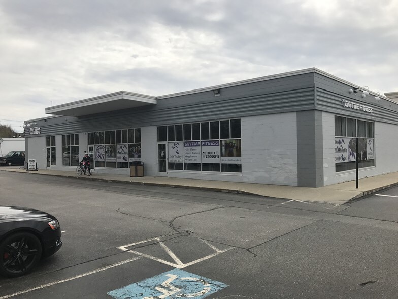 More Photos Of 180-186 County Rd, Barrington Unknown For Lease