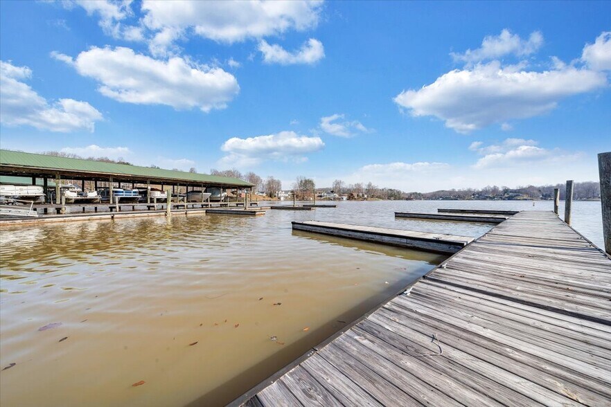 More Photos Of 2200 Old Salem School Rd, Union Hall Marina For Sale