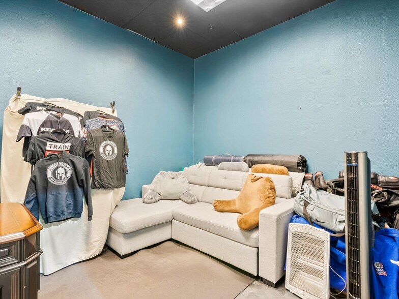 More Photos Of 5805 Saintsbury Dr, The Colony Apartments For Lease