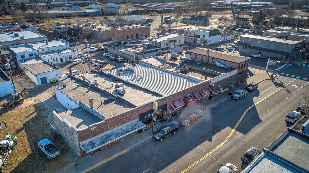 More Photos Of 118 Main St S, Cambridge Storefront For Sale