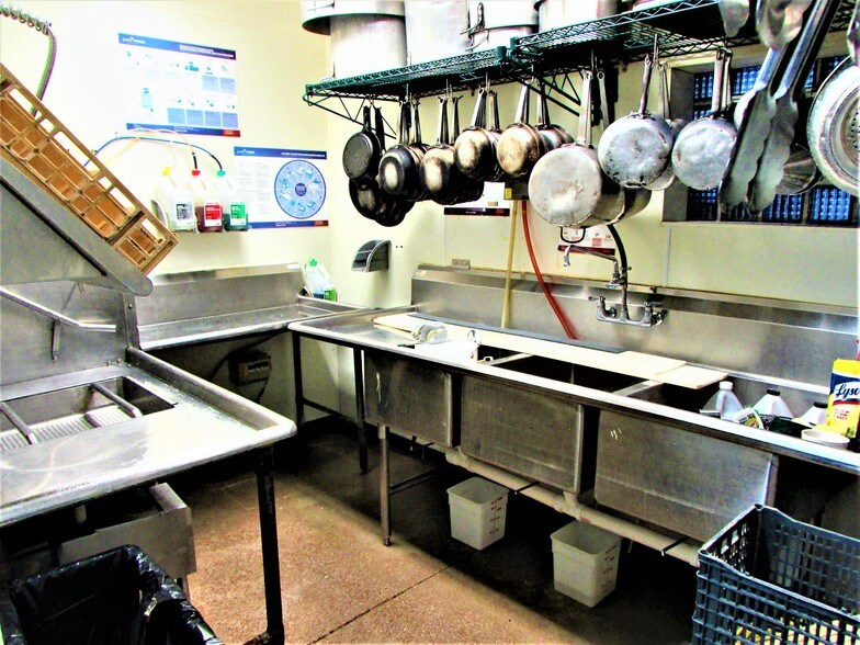 More Photos Of 6931 Gravois Ave, Saint Louis Restaurant For Sale