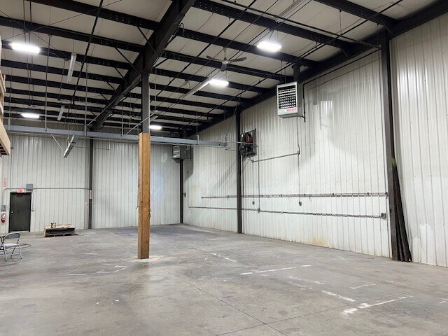 More Photos Of 48 Laurier St, Haverhill Manufacturing For Lease
