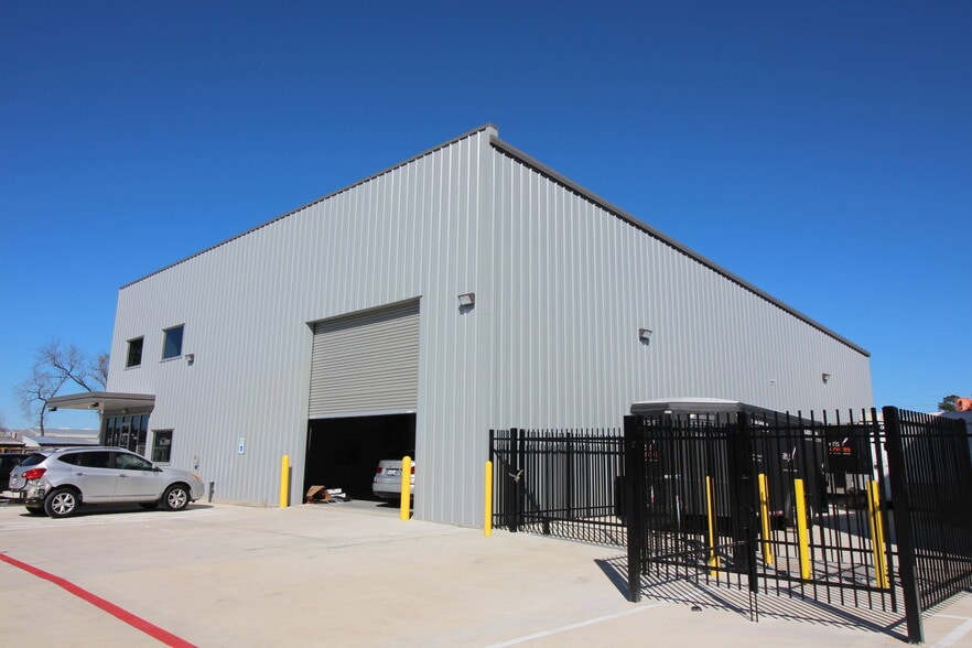 More Photos Of 6702 Theall Rd, Houston Industrial For Sale