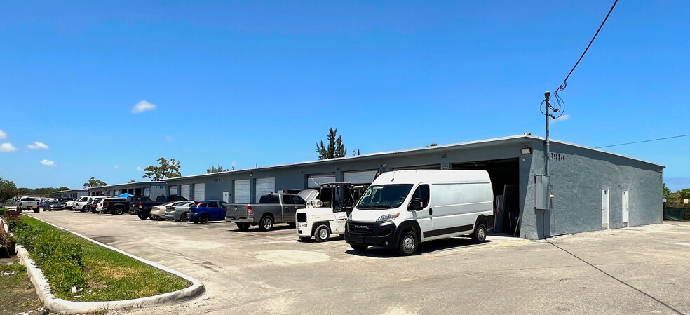 More Photos Of 7153 Southern Blvd, West Palm Beach Service For Lease