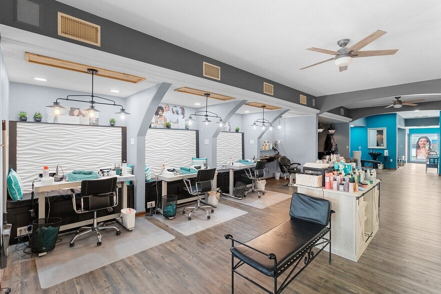 More Photos Of 1604 Washington St, Two Rivers Storefront For Sale