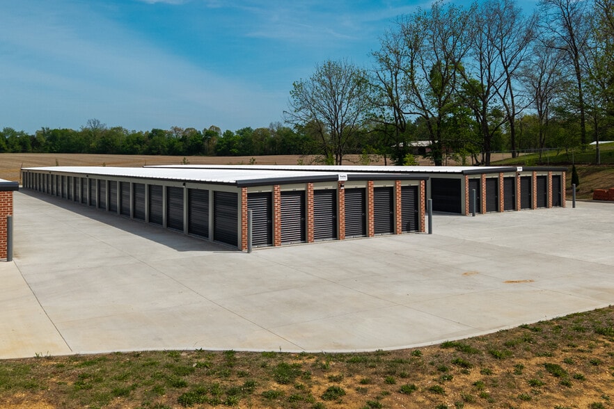 More Photos Of 4624 Highway 31 W, Cottontown Office For Sale