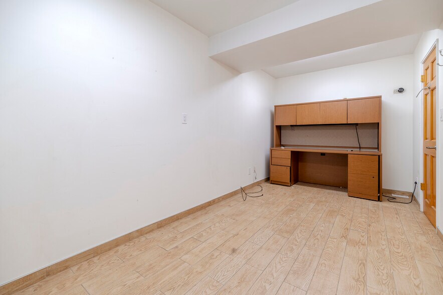 More Photos Of 3232 Francis Lewis Blvd, Flushing General Retail For Lease