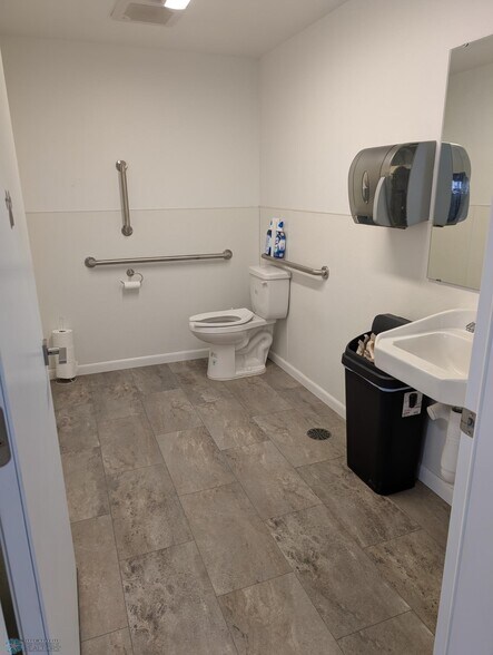 More Photos Of 3320 39th St S, Fargo Warehouse For Sale