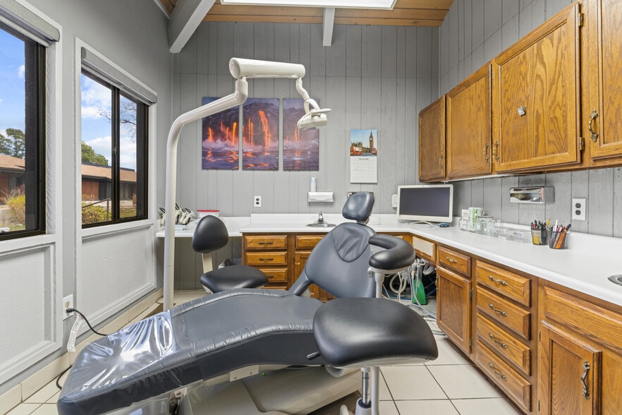 More Photos Of 3225 W Carefree Cir, Colorado Springs Medical For Sale