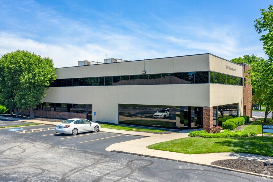 More Photos Of 2900 NE 60th St, Gladstone Office For Lease