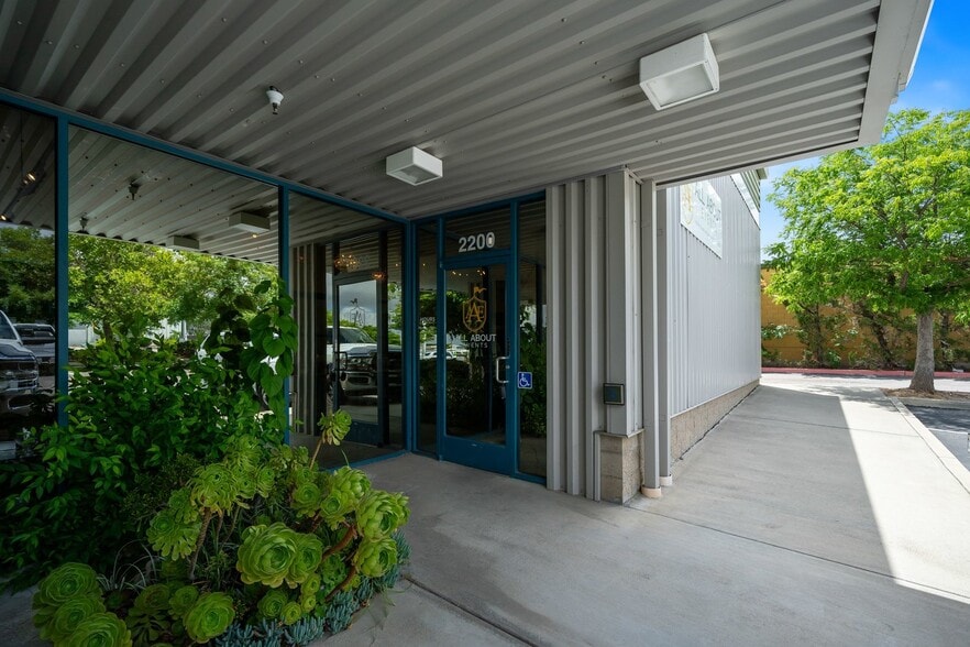 More Photos Of 2200 Golden Hill Rd, Paso Robles Warehouse For Sale