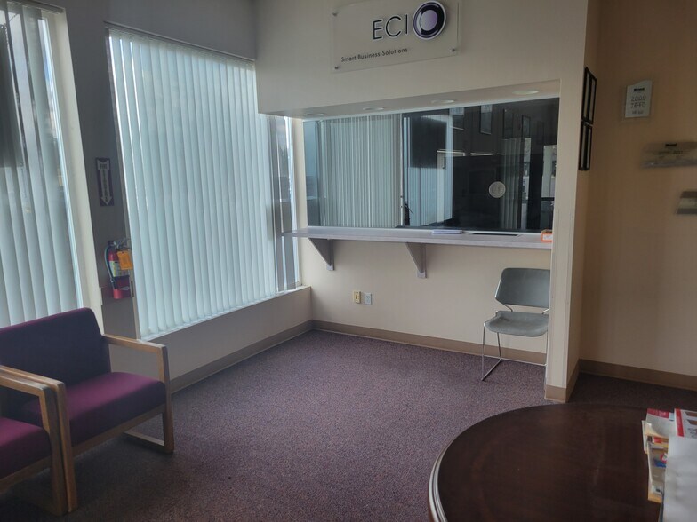 More Photos Of 5300 MacArthur Blvd, Vancouver Office For Lease