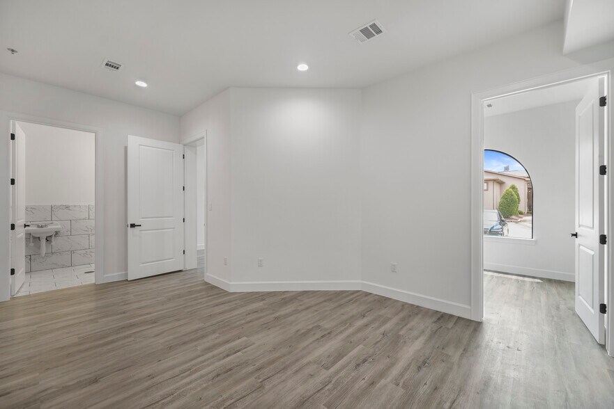 More Photos Of 284 Ed English Dr, Shenandoah Medical For Sale