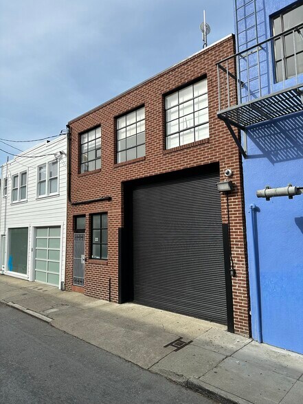 More Photos Of 22 Cleveland St, San Francisco Warehouse For Sale