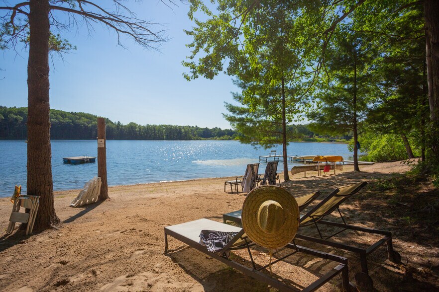 More Photos Of 7103 Lake View Rdg, Lake Ann Hospitality For Sale