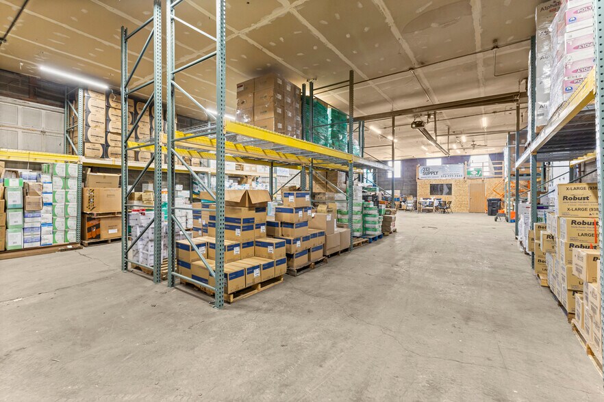 More Photos Of 26289 W Eight Mile Rd, Redford Township Manufacturing For Lease