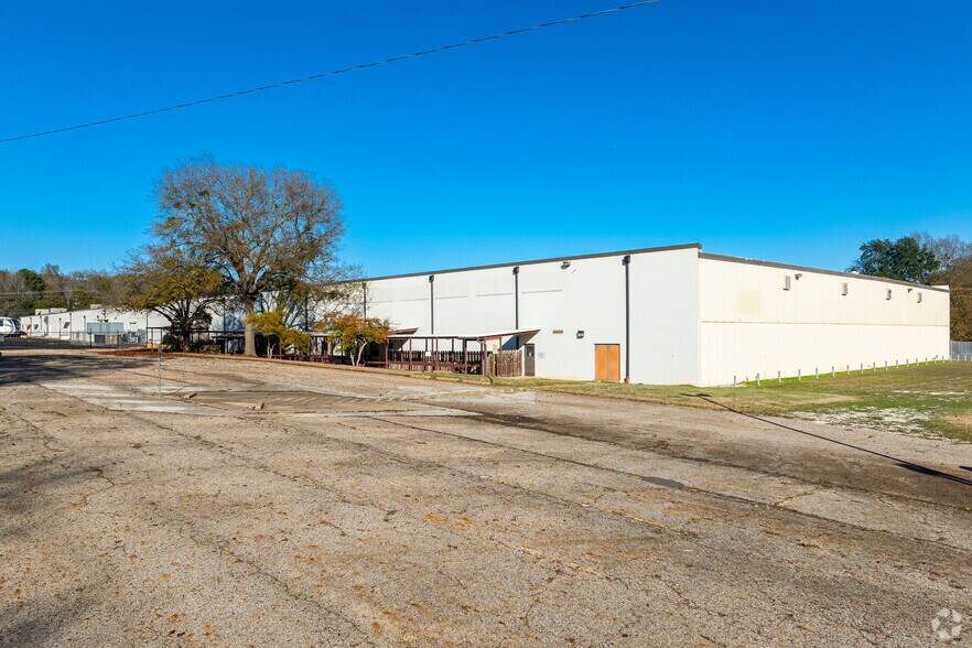More Photos Of 1300 E Rusk St, Jacksonville Warehouse For Lease