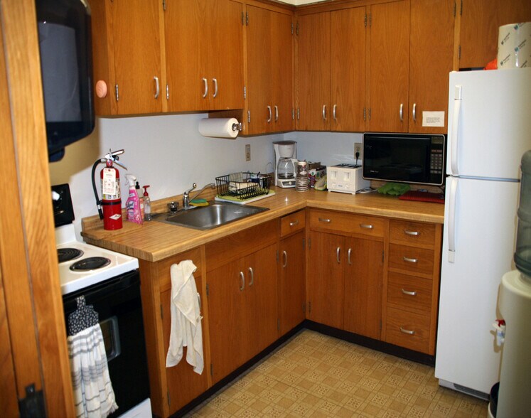 More Photos Of 1903 4th St N, Saint Cloud Office For Sale