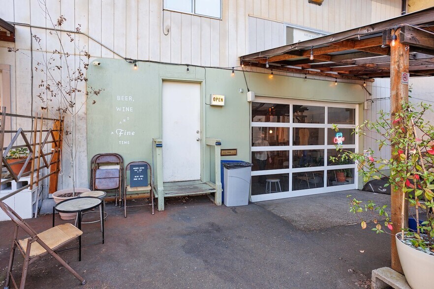 More Photos Of 3425 SE Yamhill St, Portland Loft Creative Space For Sale